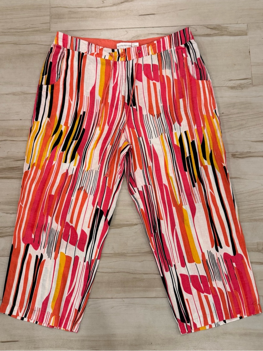 LIKE NEW Erin London Striped Linen Drawstring Capris Pink Black White Size 10